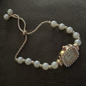 Women’s vintage style adjustable bracelet watch